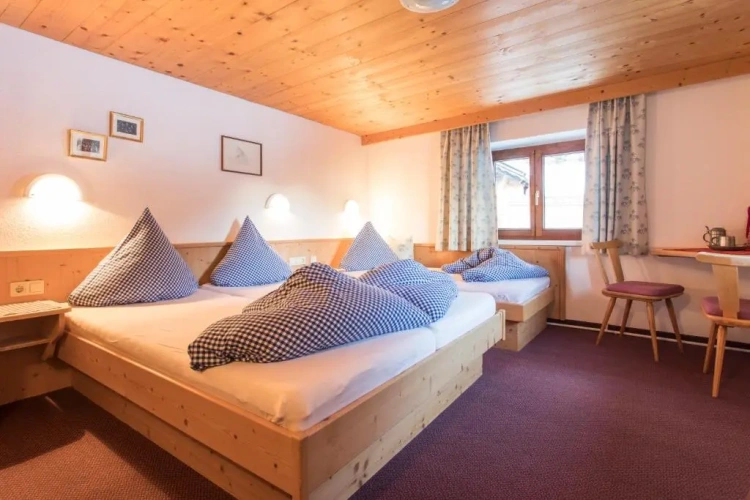 2 Bedrooms Apartment