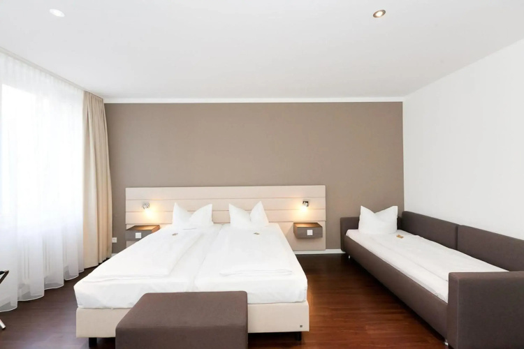 Manhattan Hotel