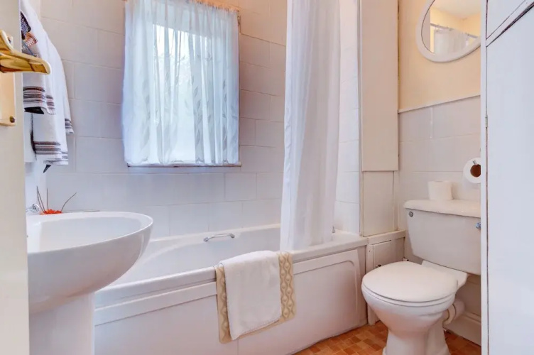 Dolphin Guesthouse