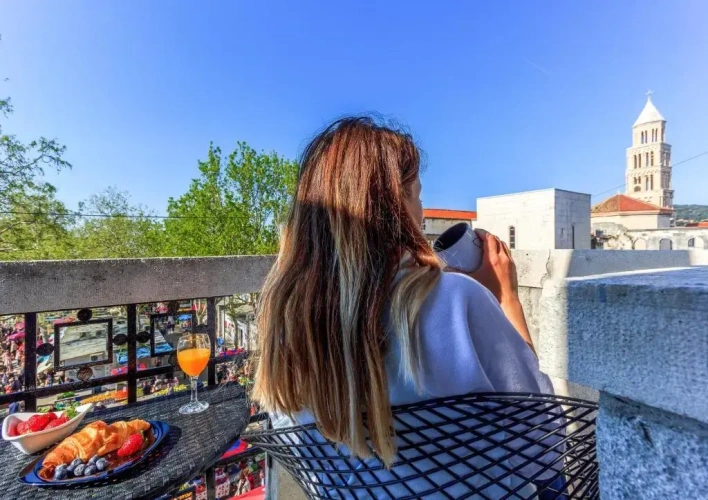 Apartment with balcony