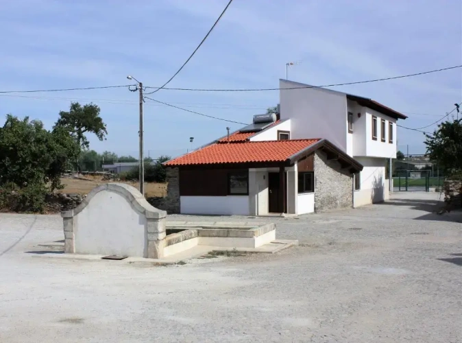 3 Bedrooms Cottage