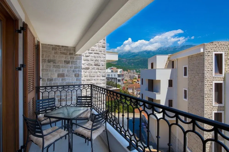 Spaska Apartments