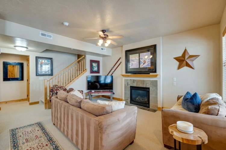2 Bedrooms Apartment