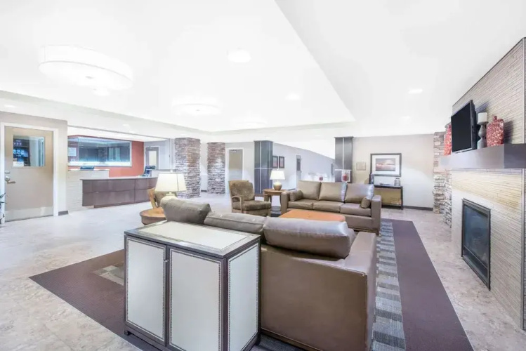 Homstay Suites