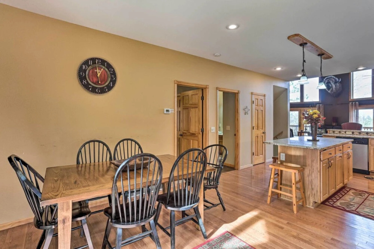 Spacious Lead Getaway w/ Private Hot Tub & Deck!