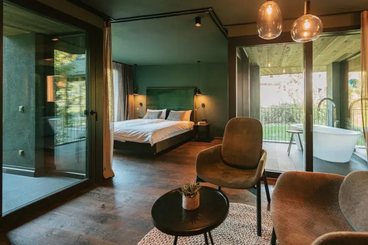 Floris Green Suites - Seis