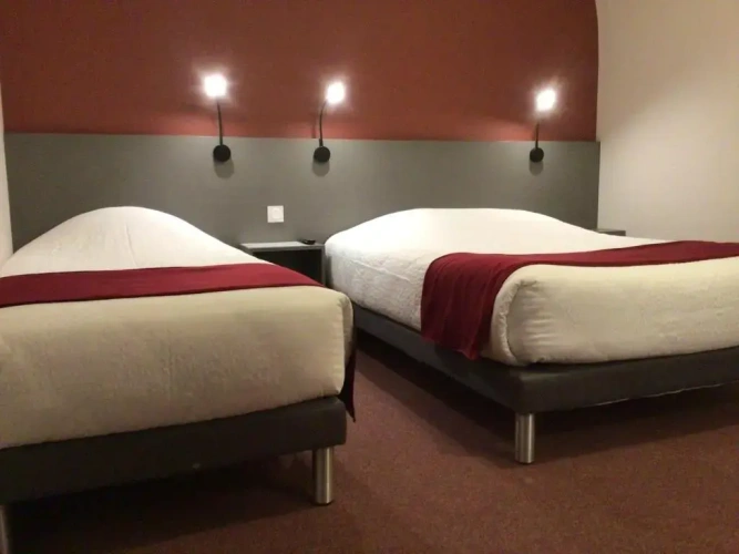 Standard Triple room