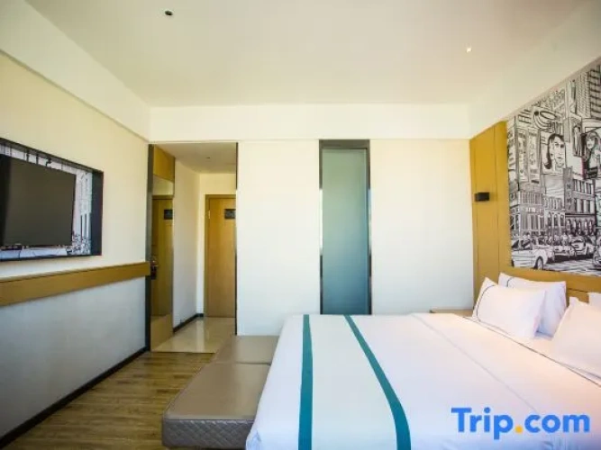 Standard Double room with view