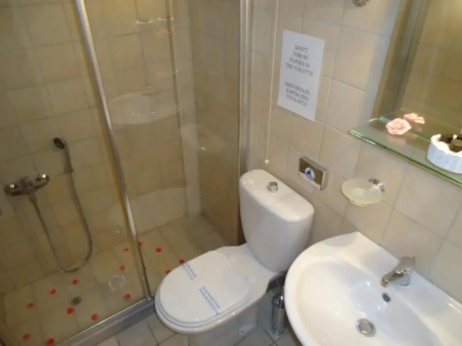 Economy Double Basement room