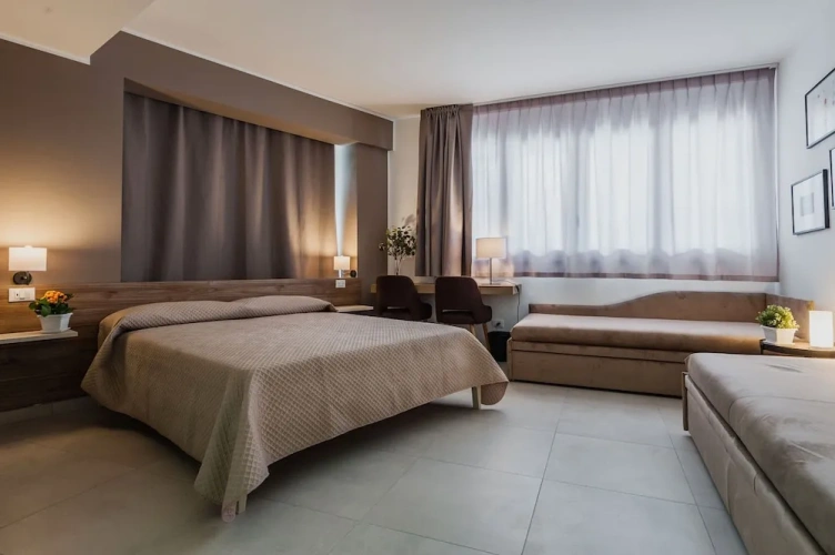 Deluxe Quadruple room