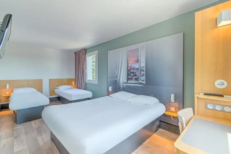 Quadruple room