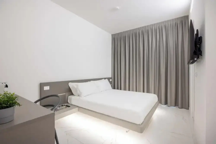 Excelsior Station Suite