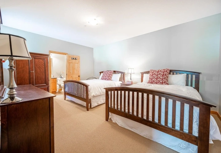 4 Bedrooms Standard room