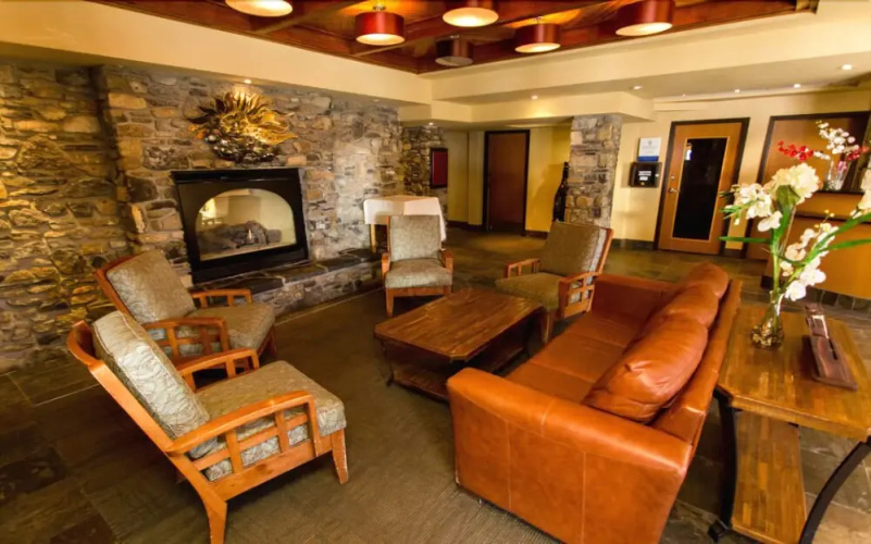Sunshine Mountain Lodge