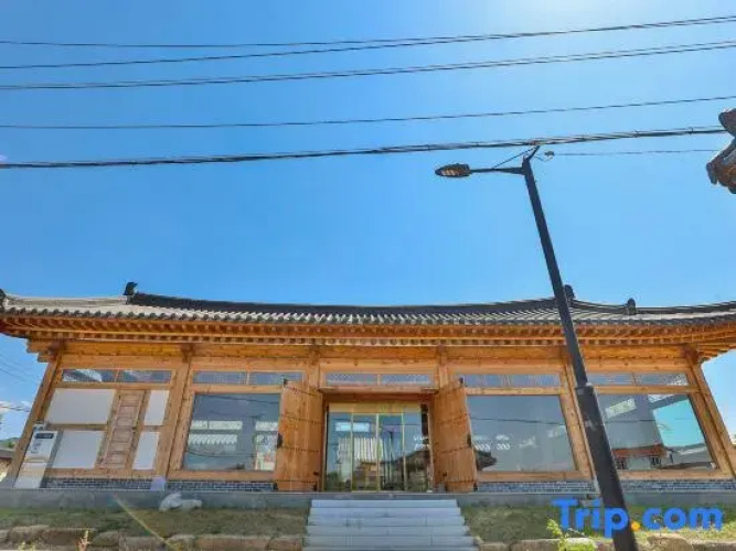 hanok cheonwon village