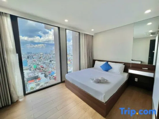 3 Bedrooms Apartment