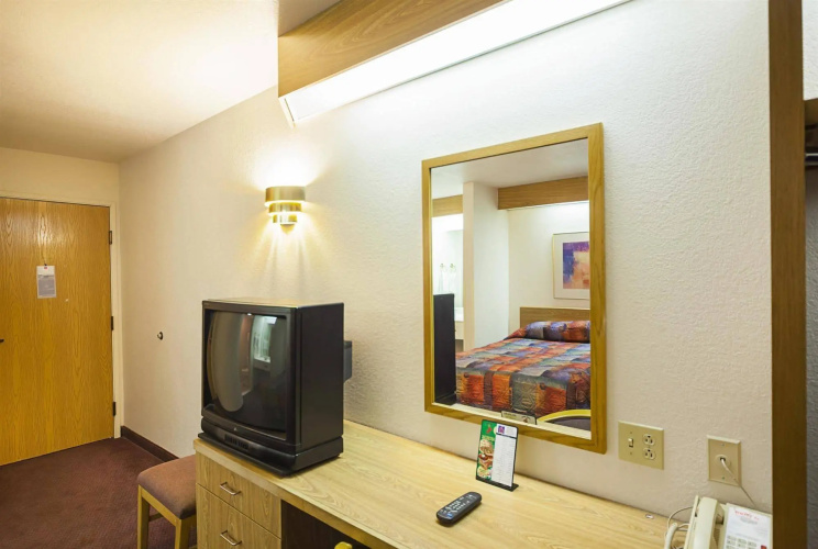 OYO Hotel Markle IN I-69