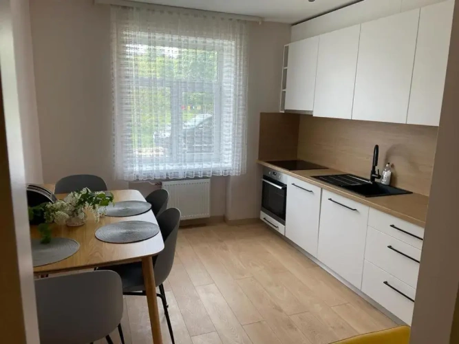 3 Bedrooms Apartment