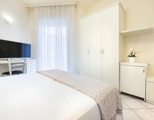 Standard Quadruple room with sea view