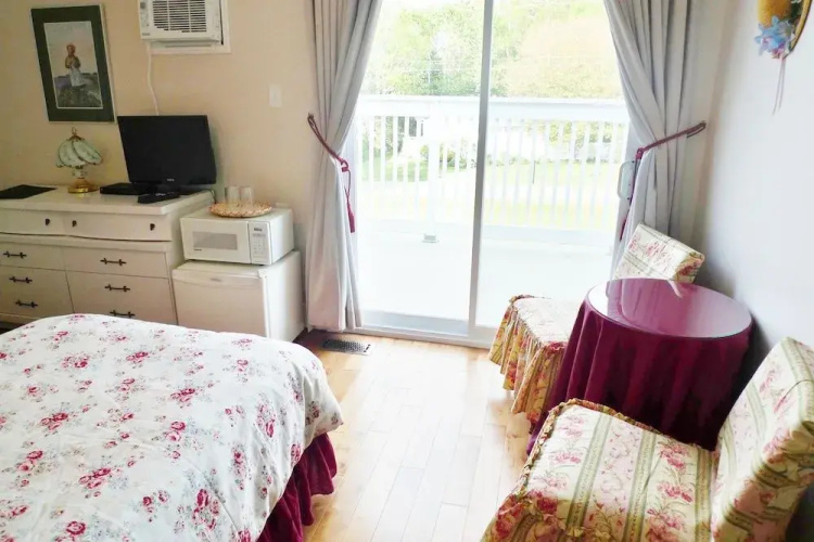 Cavendish Breeze Inn