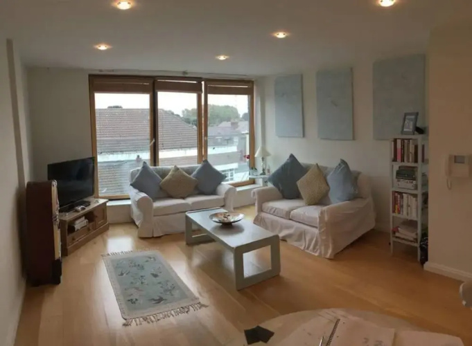 Modern 2 Bedroom Apartment