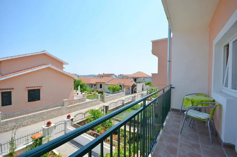 Apartments and Room Zinka