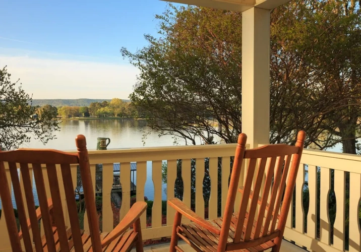Standard room with balcony and with lake view