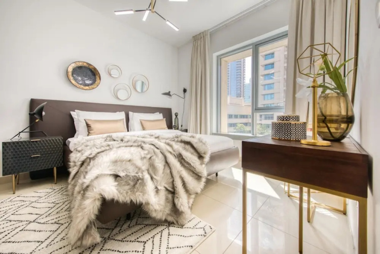 Radiant Urban Retreat With Iconic Burj Khalifa Vws