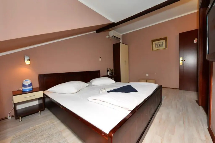 Apartments & Accommodation Stojic