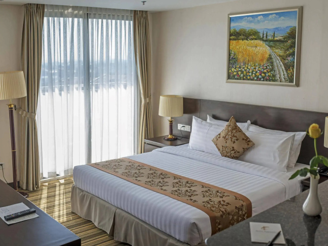 Esperado Lake View Hotel
