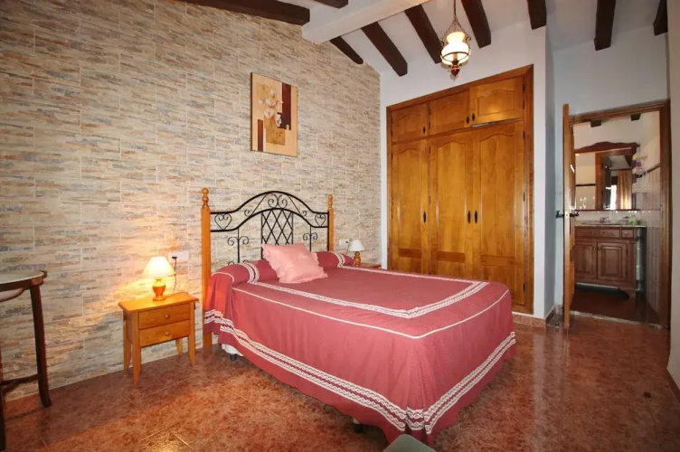 1075 Villa Rosa