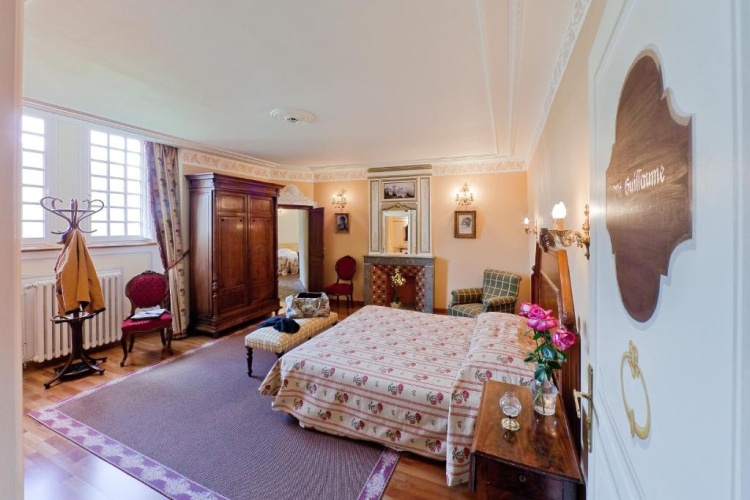 Standard Double room with view