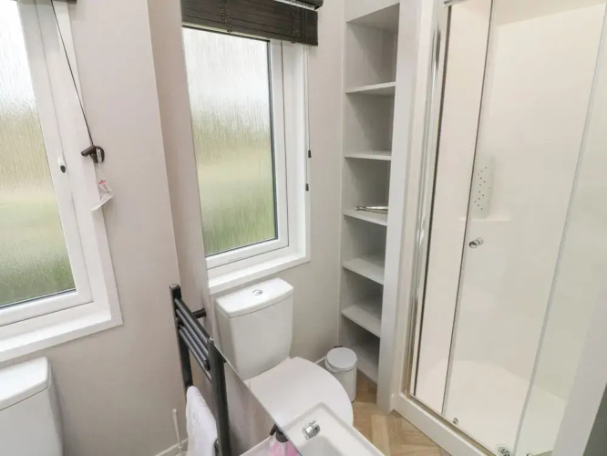 18 Manleigh Park