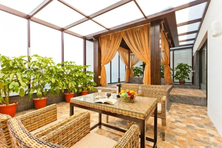 Deluxe Family Suite