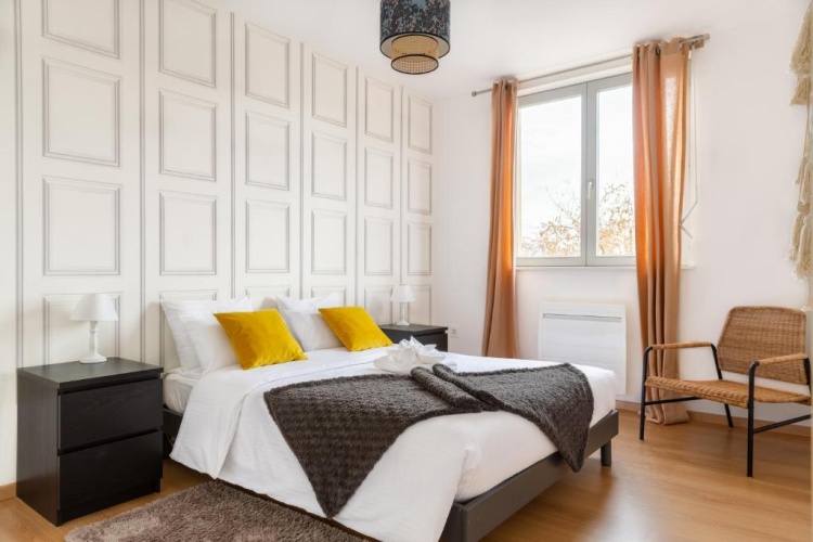 2 Bedrooms Double Apartment with city view