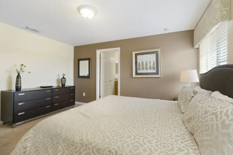 Paradise Palms 8869