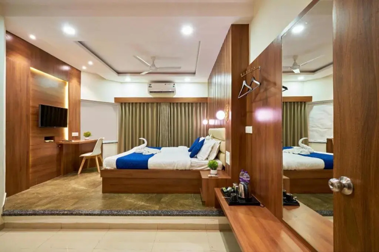 Hotel Sai Deluxe