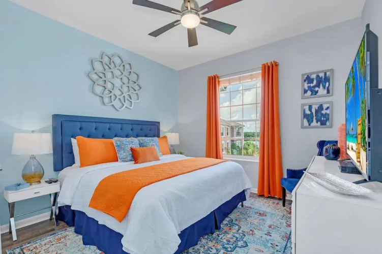 Condo w/ Prime View of Lake, Pool & Fireworks!