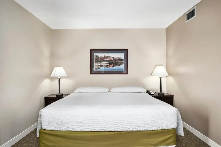 Top Floor Deluxe Suite Bay View