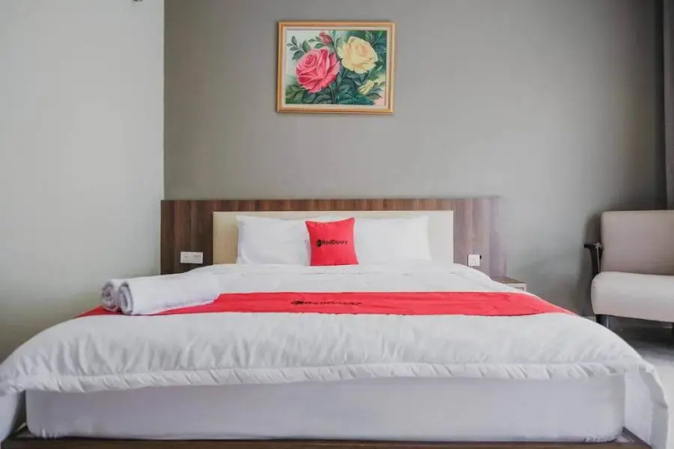 RedDoorz Premium @ Permata Baloi Green