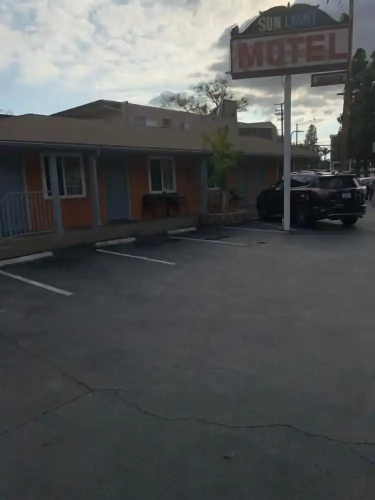 Sunlight Motel - Long Beach, CA