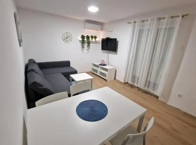 1 Bedroom Apartment with balcony