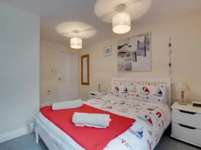 Apartment Headlong