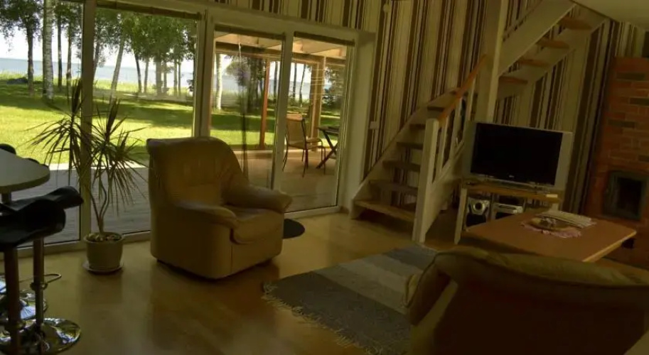Mere Holiday House