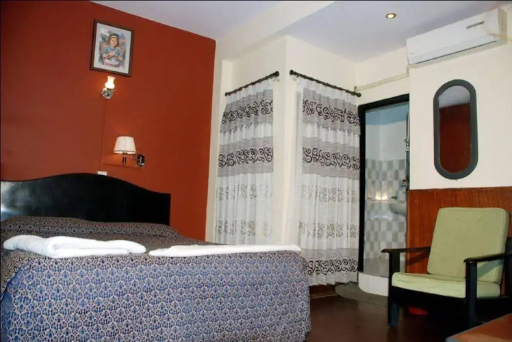 Peak Point Hotel