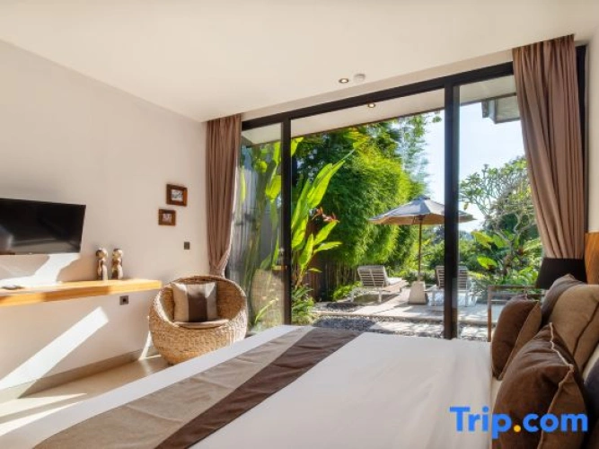 2 Bedrooms Villa