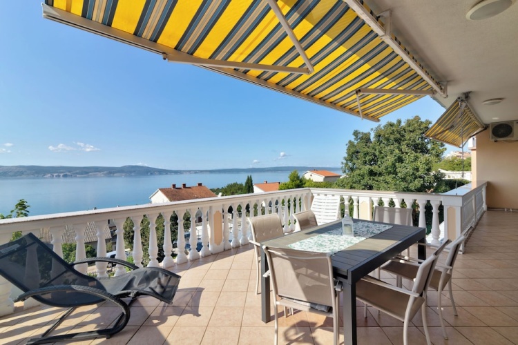 Apartment with balcony