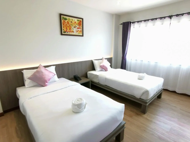 Standard Twin room with balcony
