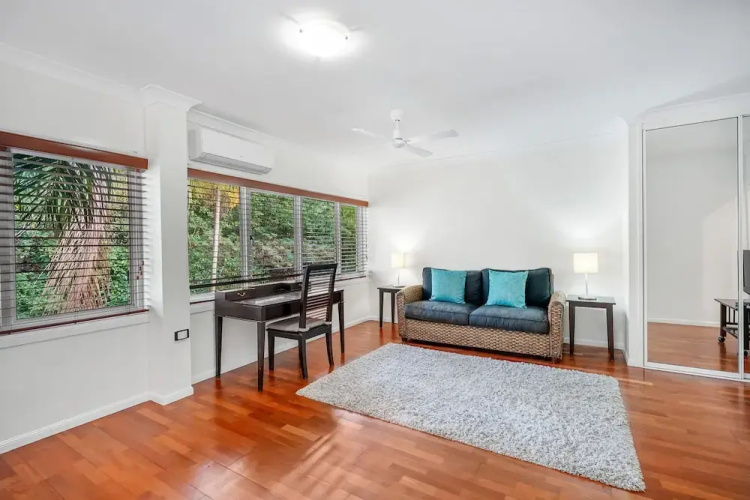 Poolside Apt in Alamanda Beachfront 77