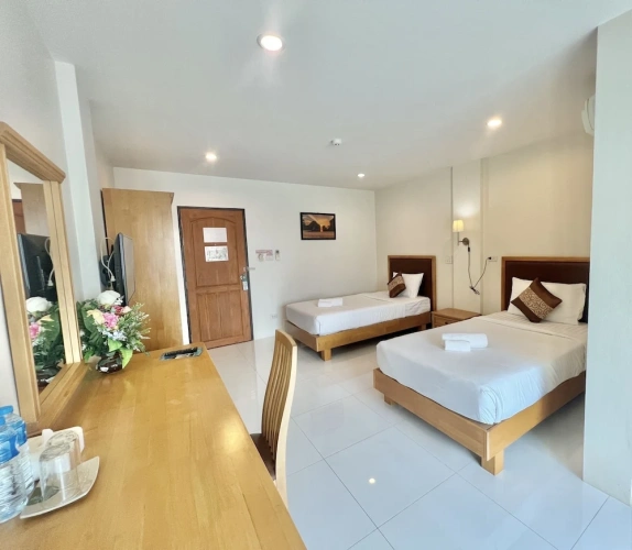 Standard Twin room with balcony